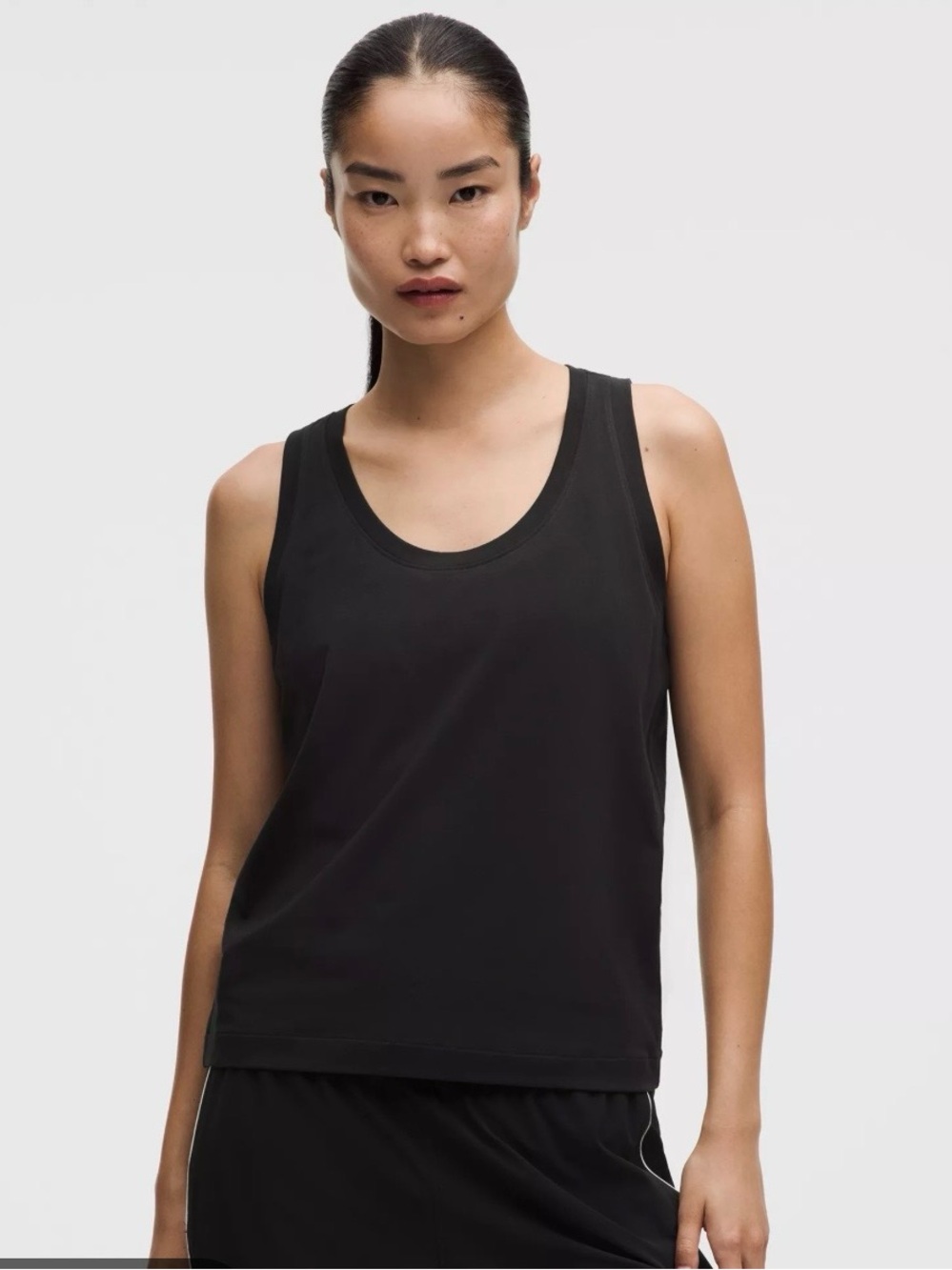 lululemon athletica Black Scoop Neck Tank Sz M ❤️❤️❤️